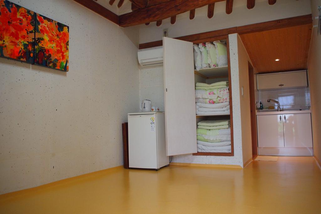 Floral Space Hanok Guesthouse Gyeongju Eksteriør billede
